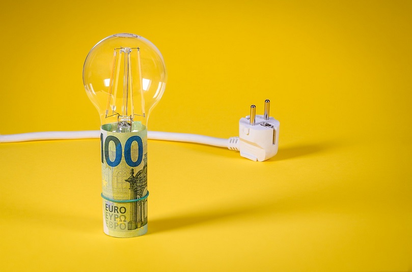 100 Ways to Save Electricity at Home: Smart Tips